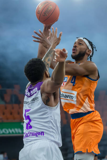 下了深刻的 下了深刻的